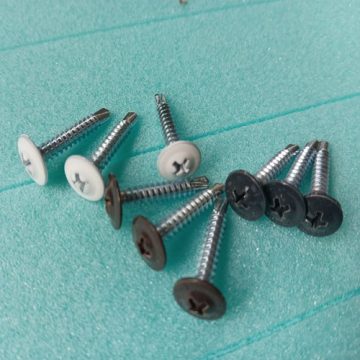 Festett fejű önfúró csavar- RAL8003 Világosbarna